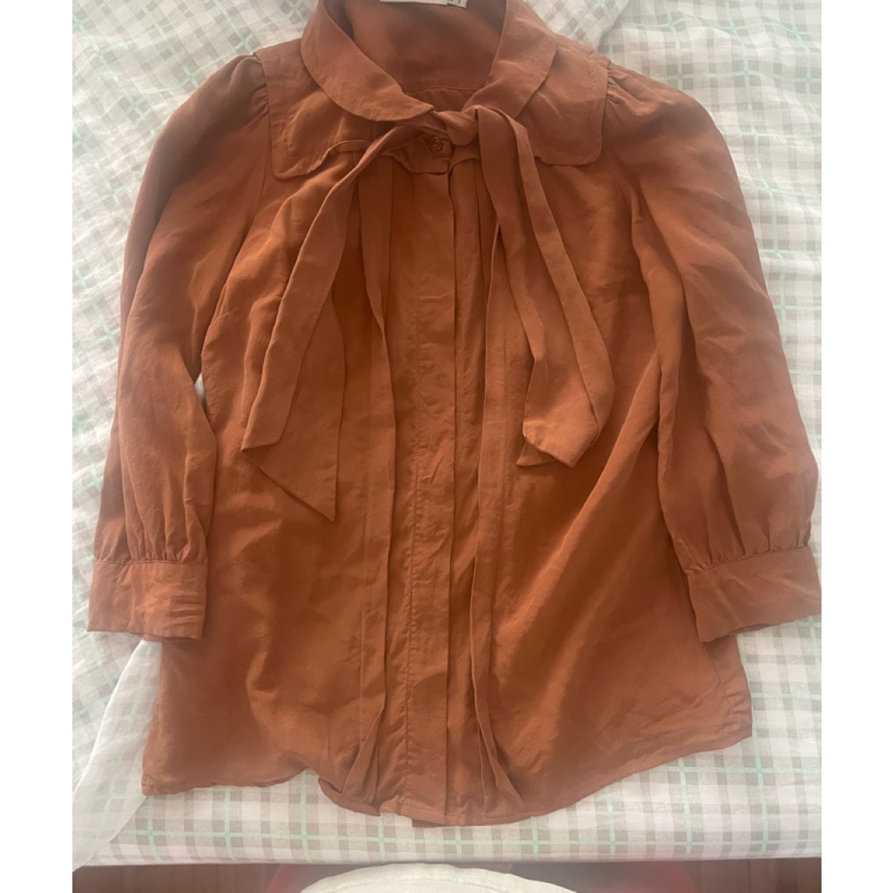 See by Chloe Seda silk button blouse 2
Absolutely darling Chloe blouse in brown